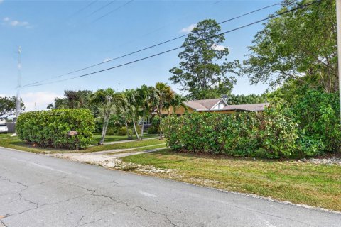 House in Homestead, Florida 5 bedrooms № 2178934 - photo 2