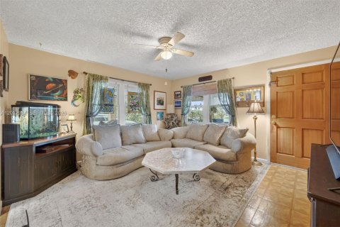 House in Homestead, Florida 5 bedrooms № 2178934 - photo 5