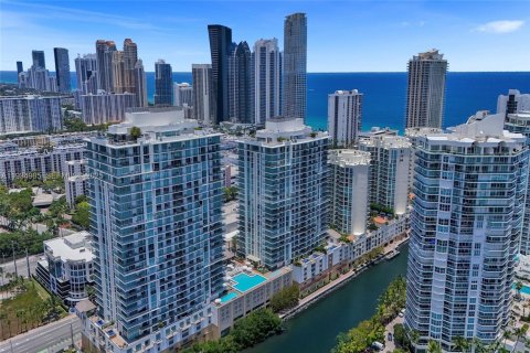 Condo in Sunny Isles Beach, Florida, 5 bedrooms № 2185827 - photo 5