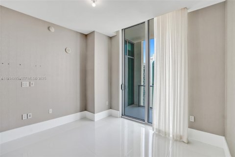Condo in Sunny Isles Beach, Florida, 5 bedrooms № 2185827 - photo 14