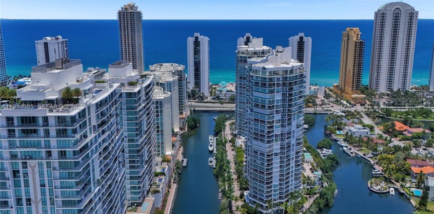 Condo in Sunny Isles Beach, Florida, 5 bedrooms № 2185827