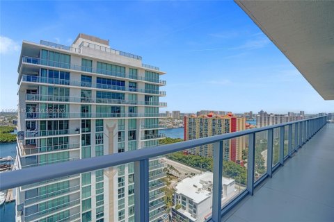 Condo in Sunny Isles Beach, Florida, 5 bedrooms № 2185827 - photo 18