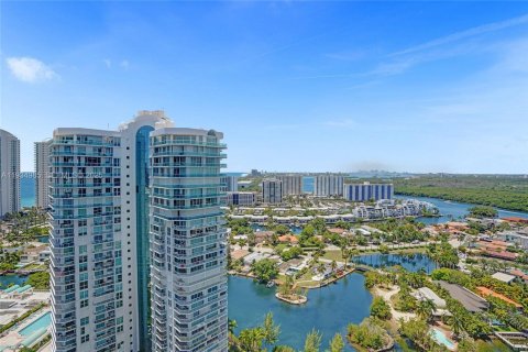 Condo in Sunny Isles Beach, Florida, 5 bedrooms № 2185827 - photo 20