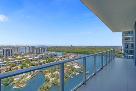 Condo in Sunny Isles Beach, Florida, 5 bedrooms № 2185827 - photo 16