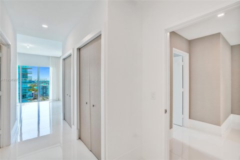 Condo in Sunny Isles Beach, Florida, 5 bedrooms № 2185827 - photo 28