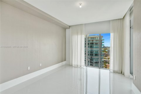 Condo in Sunny Isles Beach, Florida, 5 bedrooms № 2185827 - photo 30