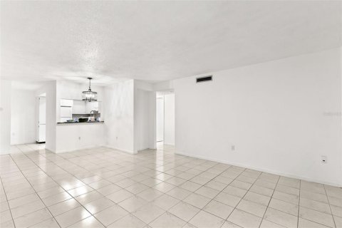 Copropriété à vendre à Clearwater, Floride: 2 chambres, 99.41 m2 № 1583532 - photo 4
