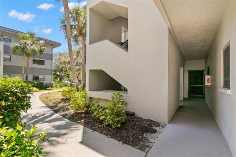 Copropriété à vendre à Clearwater, Floride: 2 chambres, 99.41 m2 № 1583532 - photo 2
