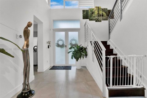 Купить виллу или дом в Дорал, Флорида 5 спален, 336.68м2, № 1998426 - фото 6