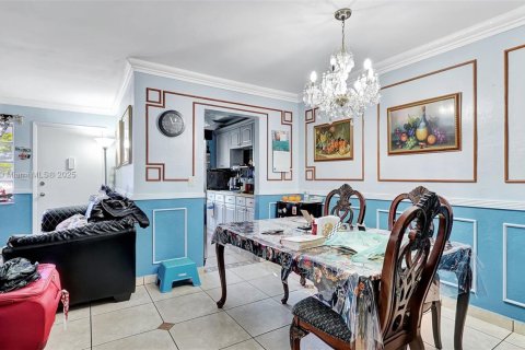 Condo in Miami Gardens, Florida, 2 bedrooms  № 1703498 - photo 10