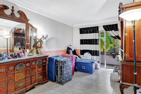 Condo in Miami Gardens, Florida, 2 bedrooms  № 1703498 - photo 17