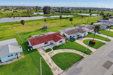 Villa ou maison à New Port Richey, Floride 2 chambres, 114.46 m2 № 2302359