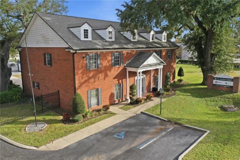 Immobilier commercial à louer à Orlando, Floride: 490.8 m2 № 2103285 - photo 2