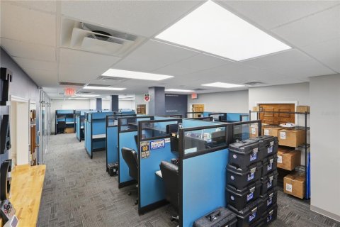 Immobilier commercial à louer à Orlando, Floride: 490.8 m2 № 2103285 - photo 9