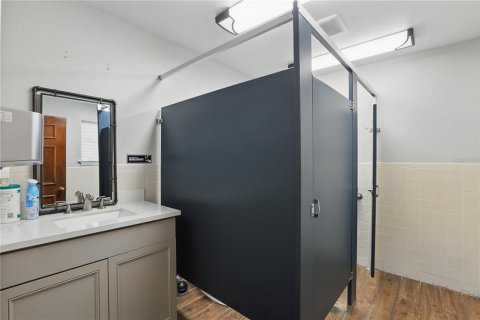 Immobilier commercial à louer à Orlando, Floride: 490.8 m2 № 2103285 - photo 15