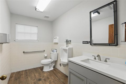 Immobilier commercial à louer à Orlando, Floride: 490.8 m2 № 2103285 - photo 14