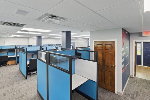 Immobilier commercial à louer à Orlando, Floride: 490.8 m2 № 2103285 - photo 10