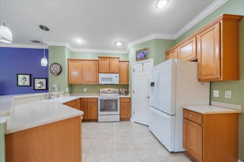 Townhouse in Parrish, Florida 2 bedrooms, 139.26 sq.m. № 2152333 - photo 10