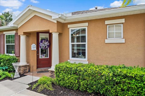 Townhouse in Parrish, Florida 2 bedrooms, 139.26 sq.m. № 2152333