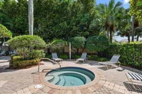 Villa ou maison à vendre à Royal Palm Beach, Floride: 3 chambres, 168.34 m2 № 2247060 - photo 4