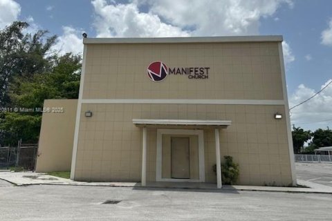 Immobilier commercial à Opa-locka, Floride № 2018354