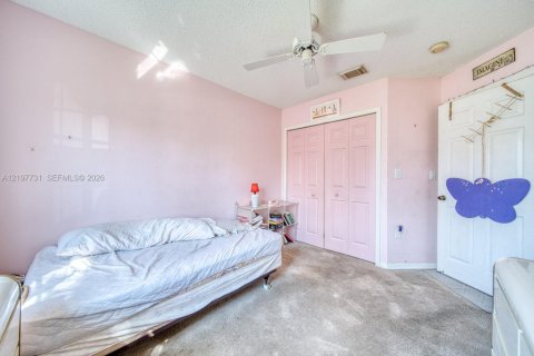 Villa ou maison à vendre à Miami, Floride: 3 chambres, 135.08 m2 № 2422926 - photo 25