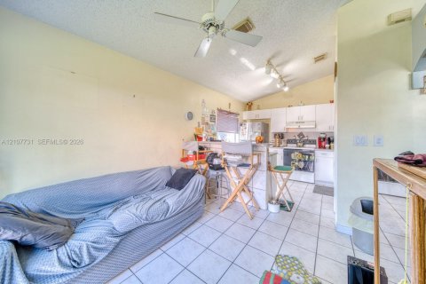 Villa ou maison à vendre à Miami, Floride: 3 chambres, 135.08 m2 № 2422926 - photo 17