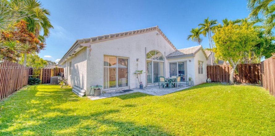 Villa ou maison à Miami, Floride 3 chambres, 135.08 m2 № 2422926