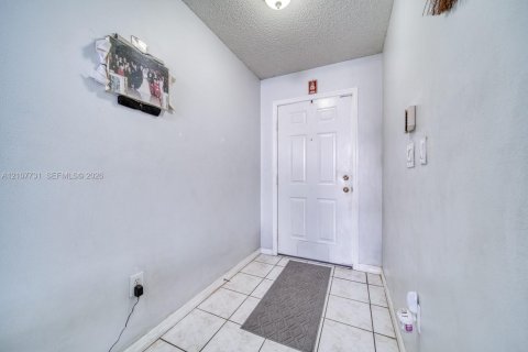 Villa ou maison à vendre à Miami, Floride: 3 chambres, 135.08 m2 № 2422926 - photo 13
