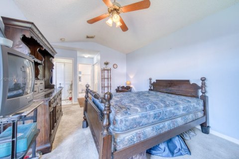 Villa ou maison à vendre à Miami, Floride: 3 chambres, 135.08 m2 № 2422926 - photo 28