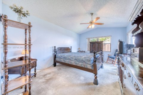Villa ou maison à vendre à Miami, Floride: 3 chambres, 135.08 m2 № 2422926 - photo 30