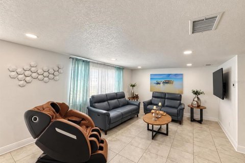 Villa ou maison à vendre à Port Richey, Floride: 4 chambres, 143.35 m2 № 2437245 - photo 3