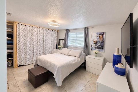 Villa ou maison à vendre à Port Richey, Floride: 4 chambres, 143.35 m2 № 2437245 - photo 12