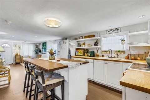 Immobilier commercial à vendre à Bradenton, Floride: 4 chambres, 192.96 m2 № 2129833 - photo 6