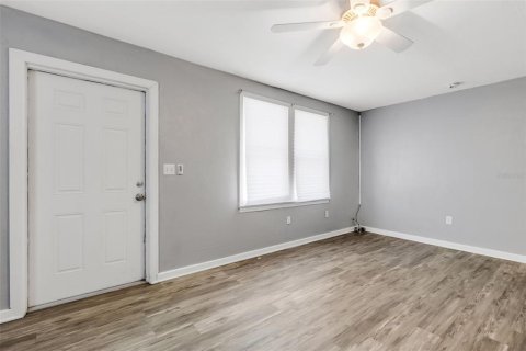 Immobilier commercial à vendre à Bradenton, Floride: 4 chambres, 192.96 m2 № 2129833 - photo 15