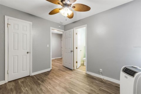 Immobilier commercial à vendre à Bradenton, Floride: 4 chambres, 192.96 m2 № 2129833 - photo 18