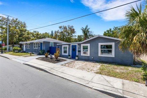 Immobilier commercial à vendre à Bradenton, Floride: 4 chambres, 192.96 m2 № 2129833 - photo 3