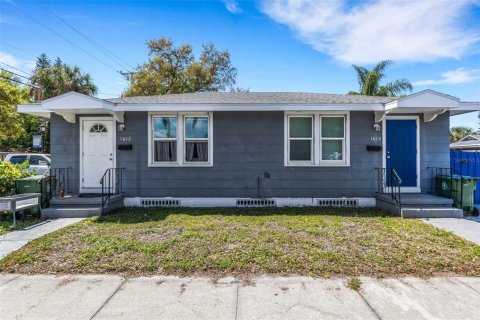 Immobilier commercial à vendre à Bradenton, Floride: 4 chambres, 192.96 m2 № 2129833 - photo 2