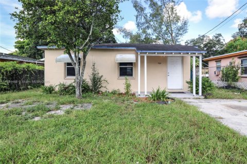 Villa ou maison à vendre à Fort Lauderdale, Floride: 4 chambres, 100.33 m2 № 1961471 - photo 1
