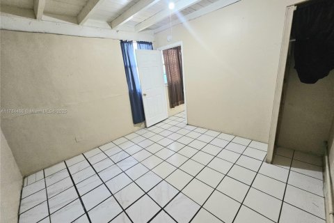 Villa ou maison à vendre à Fort Lauderdale, Floride: 4 chambres, 100.33 m2 № 1961471 - photo 11