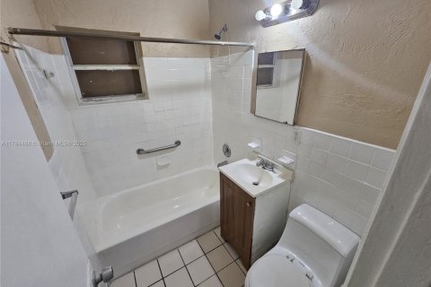 Villa ou maison à vendre à Fort Lauderdale, Floride: 4 chambres, 100.33 m2 № 1961471 - photo 13