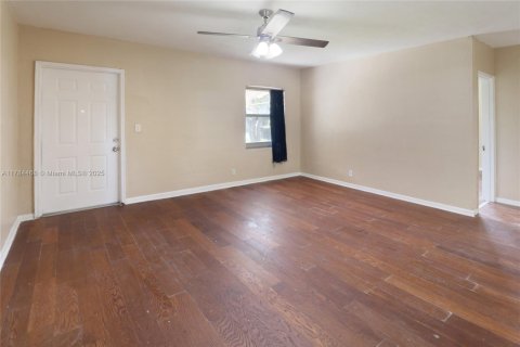 Villa ou maison à vendre à Fort Lauderdale, Floride: 4 chambres, 100.33 m2 № 1961471 - photo 5