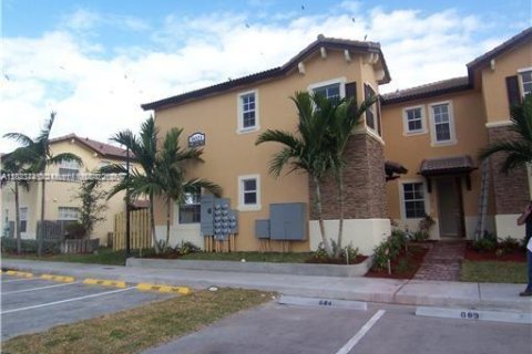 Adosado en alquiler en Cutler Bay, Florida, 3 dormitorios, 141.49 m2 № 1929963 - foto 1