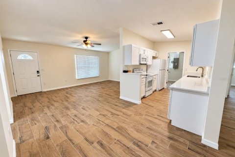 Villa ou maison à louer à Venice, Floride: 4 chambres, 195.47 m2 № 2400450 - photo 10