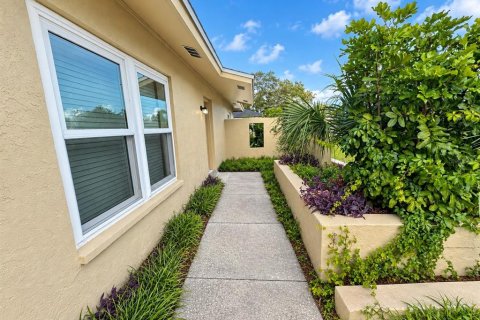 Villa ou maison à louer à Venice, Floride: 4 chambres, 195.47 m2 № 2400450 - photo 3