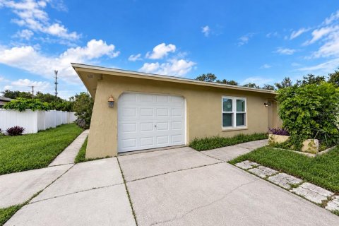 Villa ou maison à Venice, Floride 4 chambres, 195.47 m2 № 2400450
