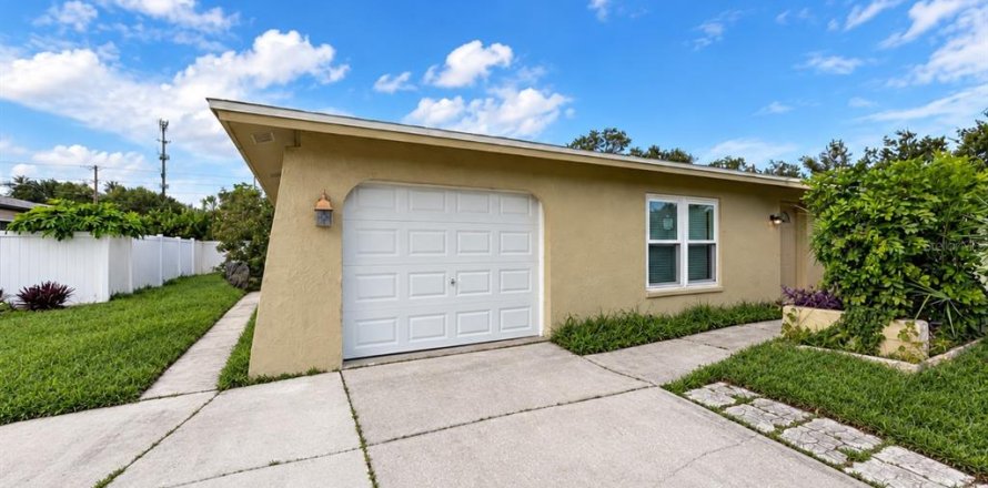Villa ou maison à Venice, Floride 4 chambres, 195.47 m2 № 2400450