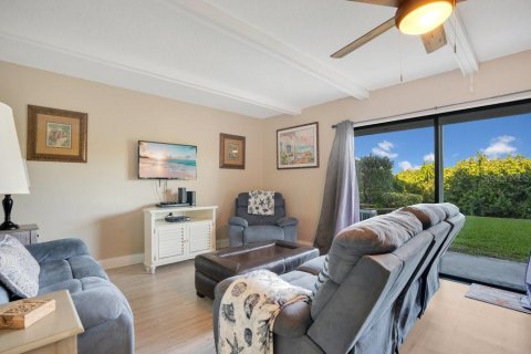 Condo in Cocoa Beach, Florida, 2 bedrooms  № 1384736 - photo 7