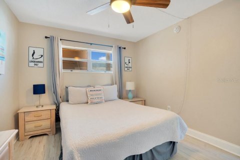 Condo in Cocoa Beach, Florida, 2 bedrooms  № 1384736 - photo 17