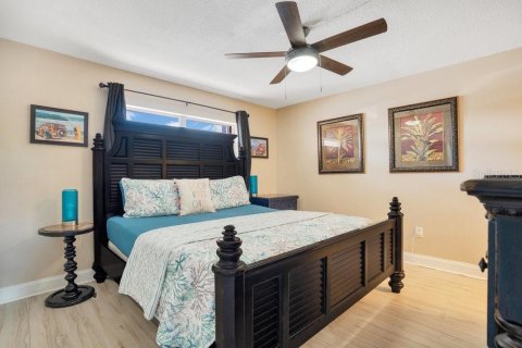 Condo in Cocoa Beach, Florida, 2 bedrooms  № 1384736 - photo 13